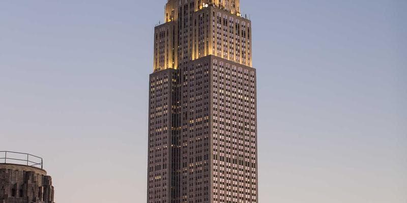 Cena ropy Brent klesla pod 80 dolarů za barel