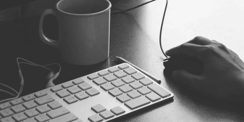 Fed ponechává úrokové sazby beze změny