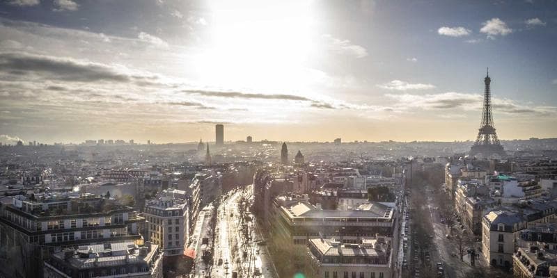 Cena ropy Brent klesla pod 80 dolarů za barel