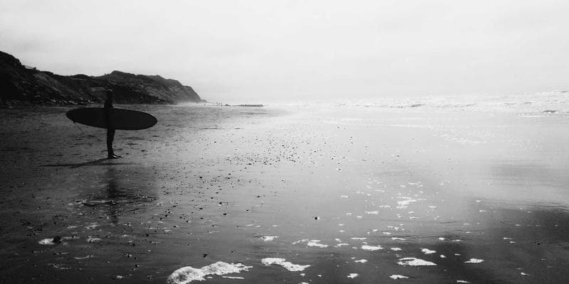 Cena ropy Brent klesla pod 80 dolarů za barel