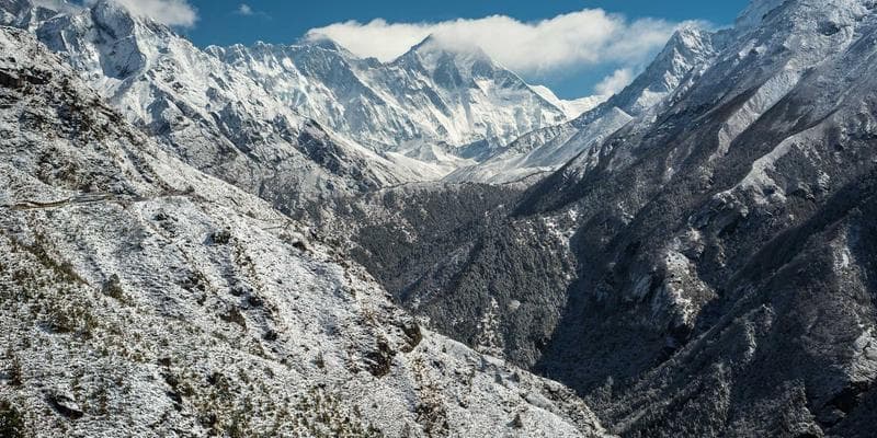 Cena ropy Brent klesla pod 80 dolarů za barel
