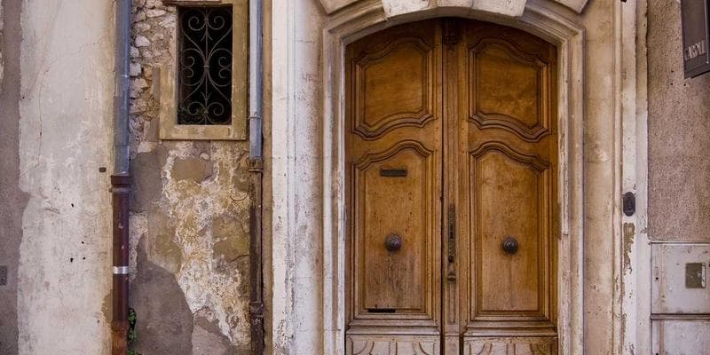 Zlatá horečka pokračuje, cena překonala 2000 USD