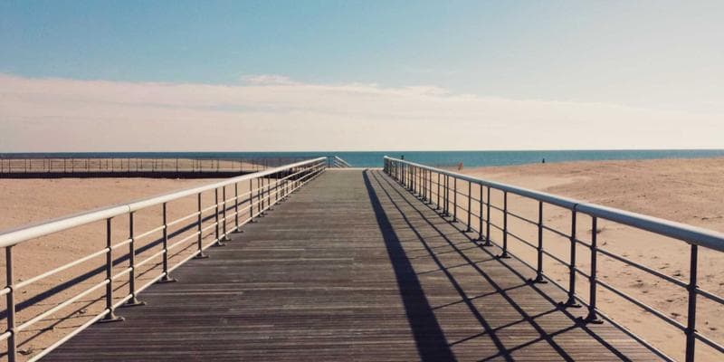 Fed ponechává úrokové sazby beze změny