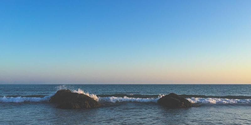 Fed ponechává úrokové sazby beze změny