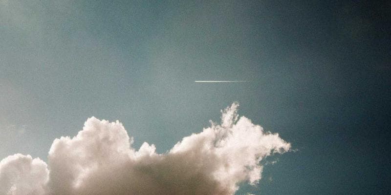 Cena ropy Brent klesla pod 80 dolarů za barel