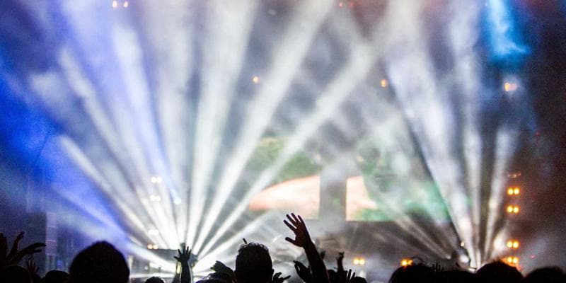 Koruna posílila vůči euru na 24,50 CZK/EUR