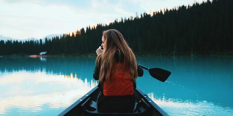 Fed ponechává úrokové sazby beze změny