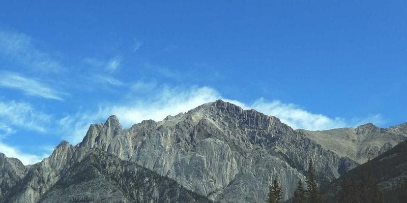 Cena ropy Brent klesla pod 80 dolarů za barel