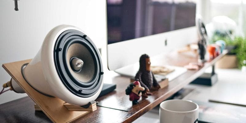 Koruna posílila vůči euru na 24,50 CZK/EUR