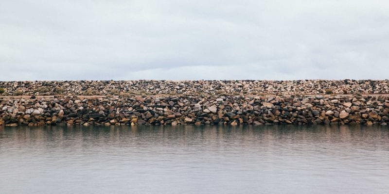 Koruna posílila vůči euru na 24,50 CZK/EUR
