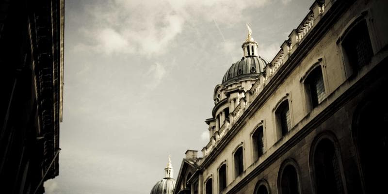 Koruna posílila vůči euru na 24,50 CZK/EUR